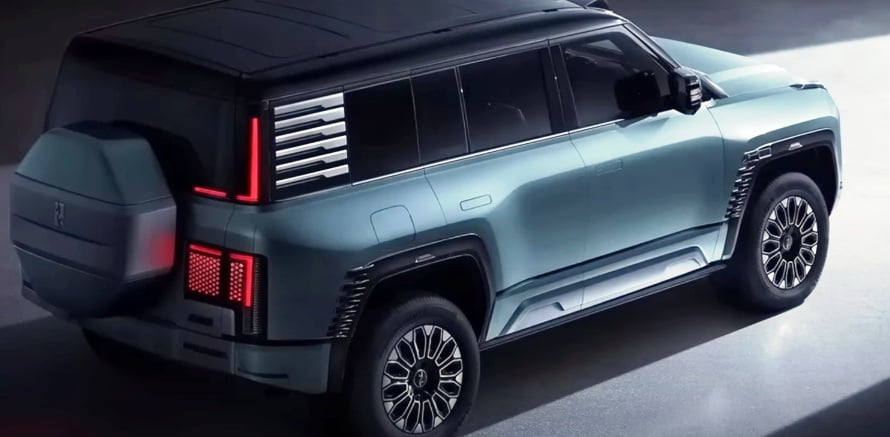 byd-yangwang-electric-suv-unveiled-with-1000kms-range-and-capable-of-swimming-in-water